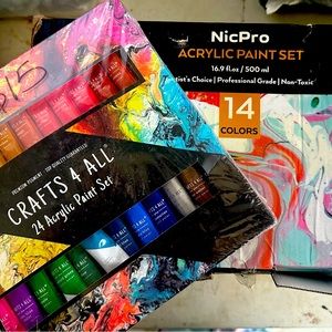 Small and large paint sets